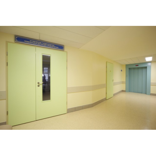 Двері в амбулаторію АМБ-05: білі, розширені, скло прозоре